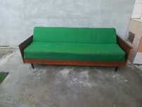 Divan tekin ochilib yopiladi