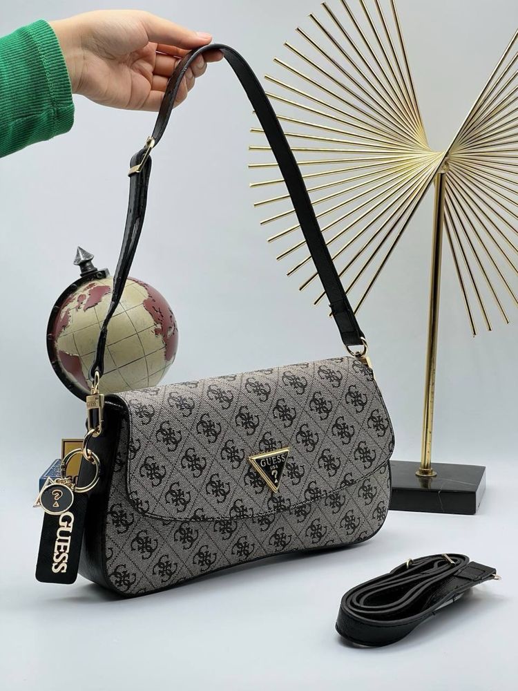 Geanta Guess Noua !!! Dimensiuni 26/14 !!!