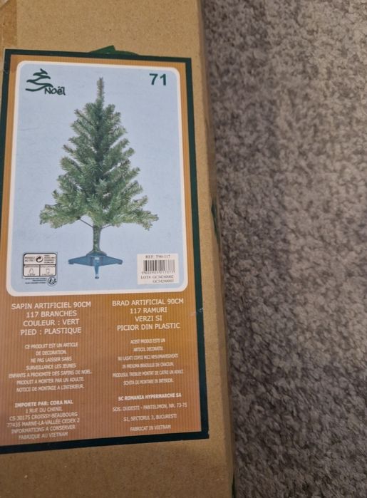 Brad artificial si picior din plastic suport 90 cm in cutie nou