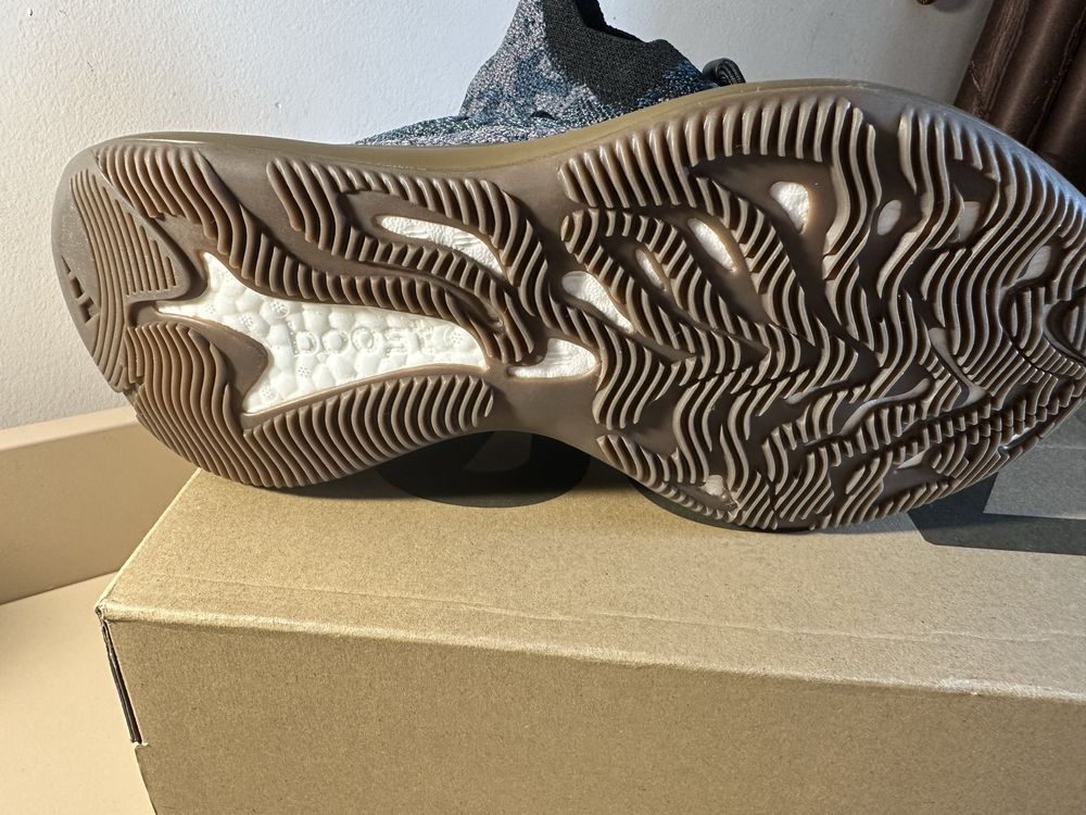 Adidas Yeezy 380 Covellite noi originali 42 2/3