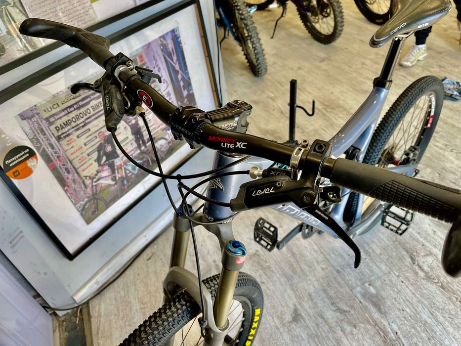 SАNTA CRUZ BLUR LT CARBON  . Планински карбонов велосипед. Спешно.