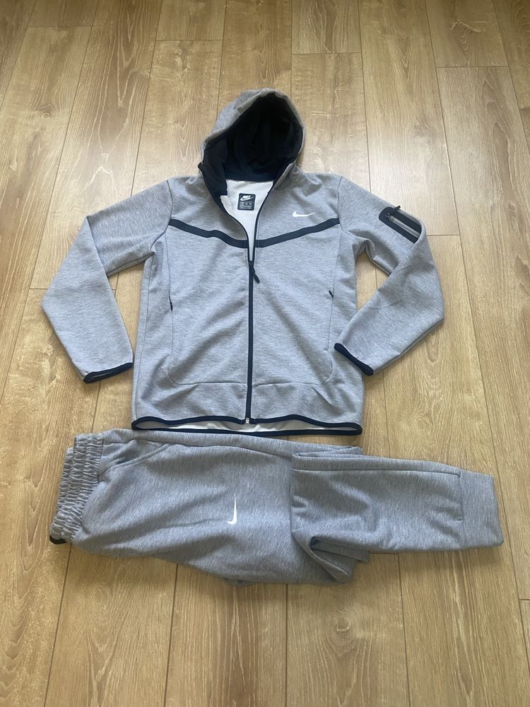 Trening Tech Fleece Nike marimea XXL