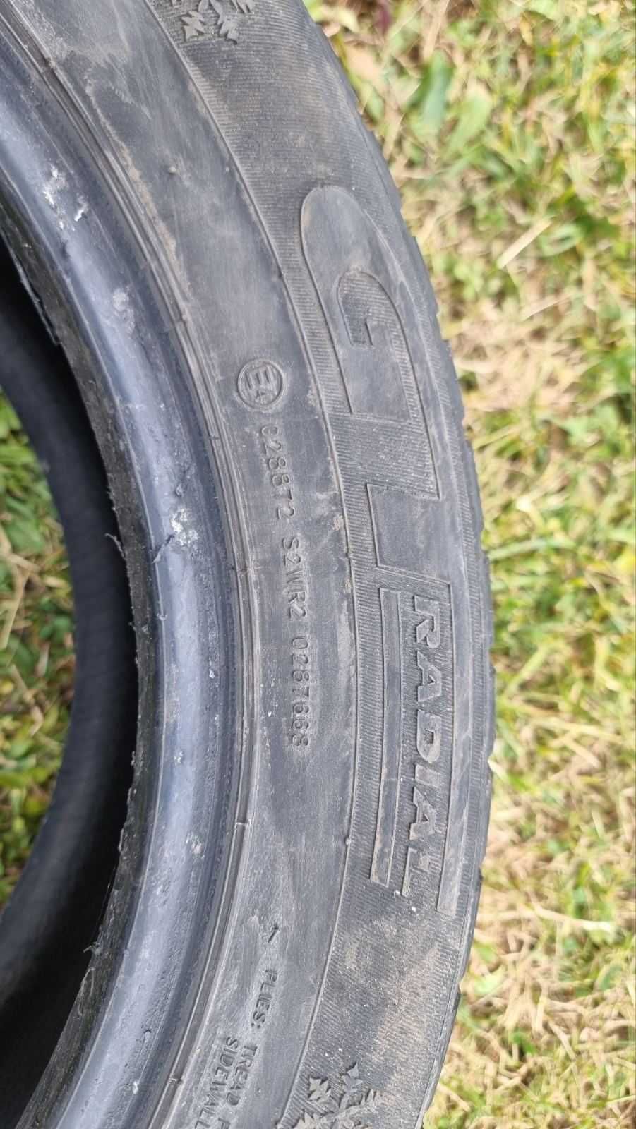2 броя зимни гуми 215/55 R17