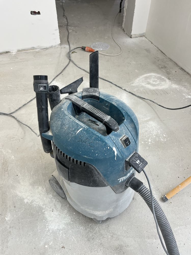 Aspirator makita VC25