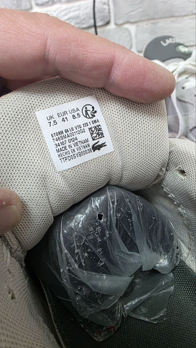 Оригинальные кроссы Lacoste