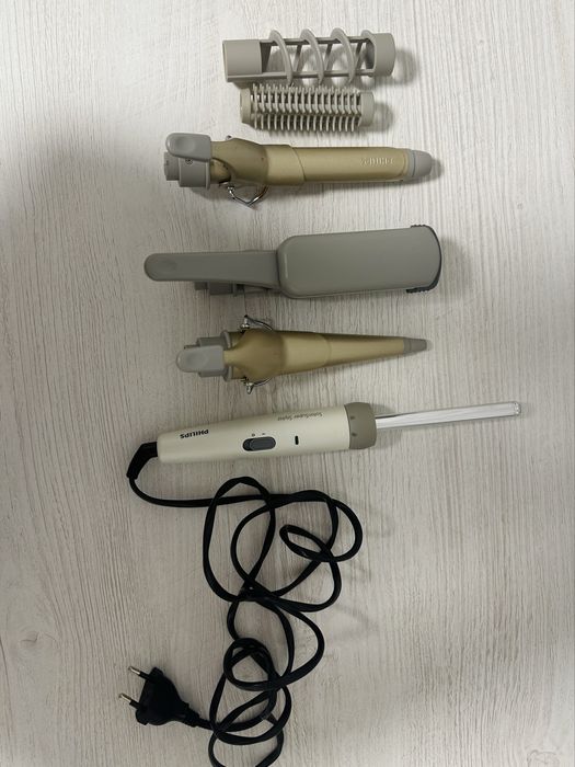 Philips компелкт маша с няколко накрайника и несесер