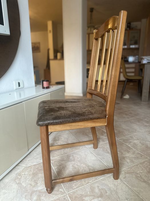 Винтидж комплект от дървена маса + дървени столове