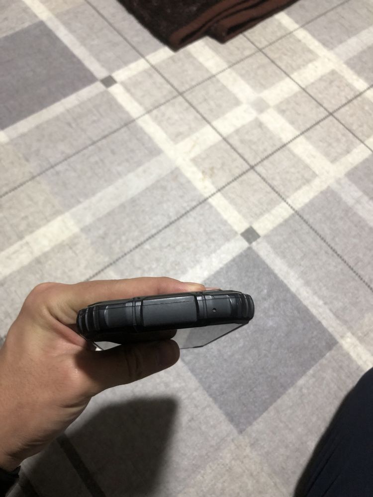 Oukitel     WP10