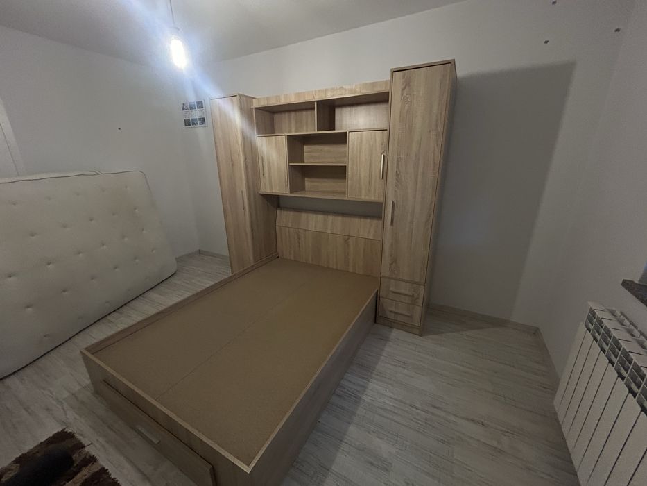 Pat cu dulapuri. Ca nou