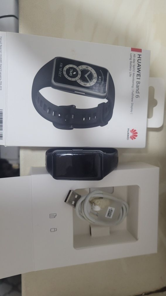 HUAWEI Band 6 часы