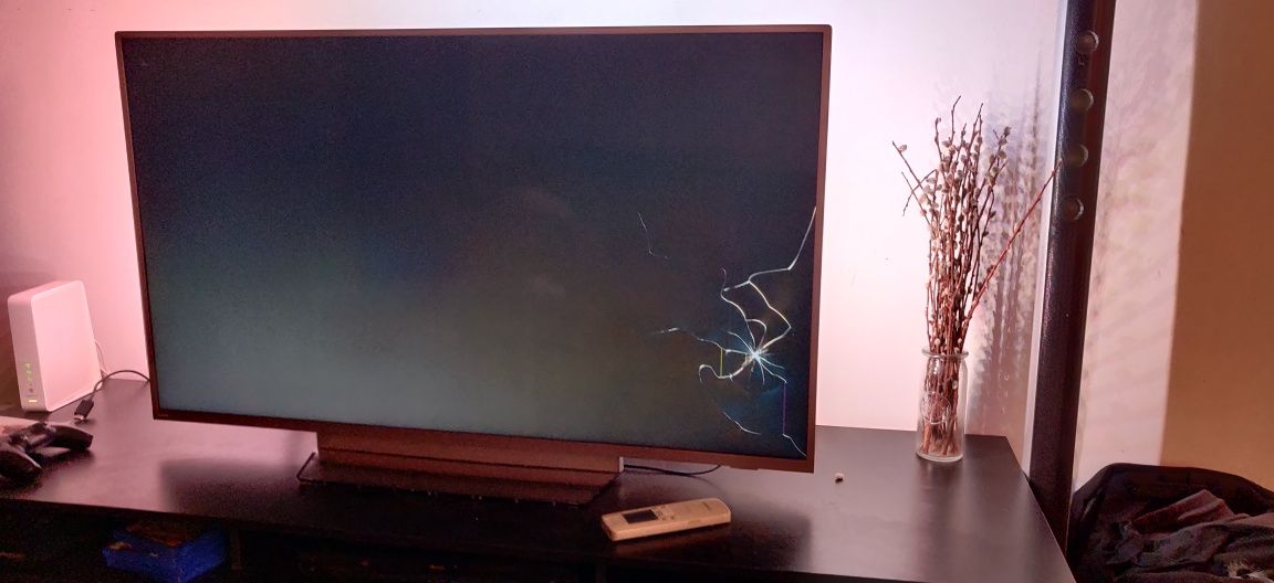 Vand televizor Philips AMBILIGHT 49PUS8303