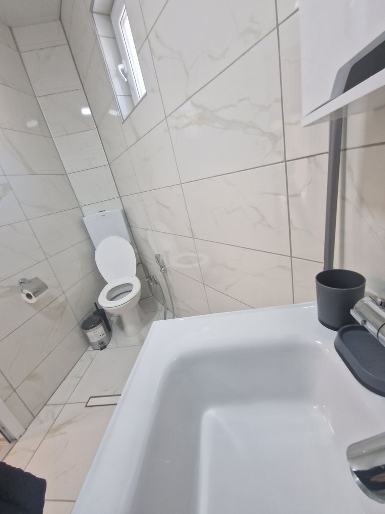 Дава се под наем Тристаен апартамент в Свиленград - 70 кв.м за 510 € - Снимка #9