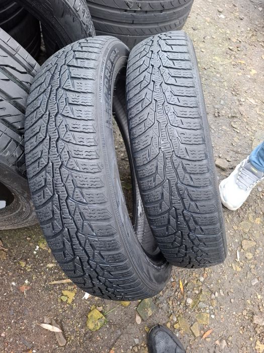 Vand 1 sau 2 anvelope 155 70 19 nokian de iarna bune