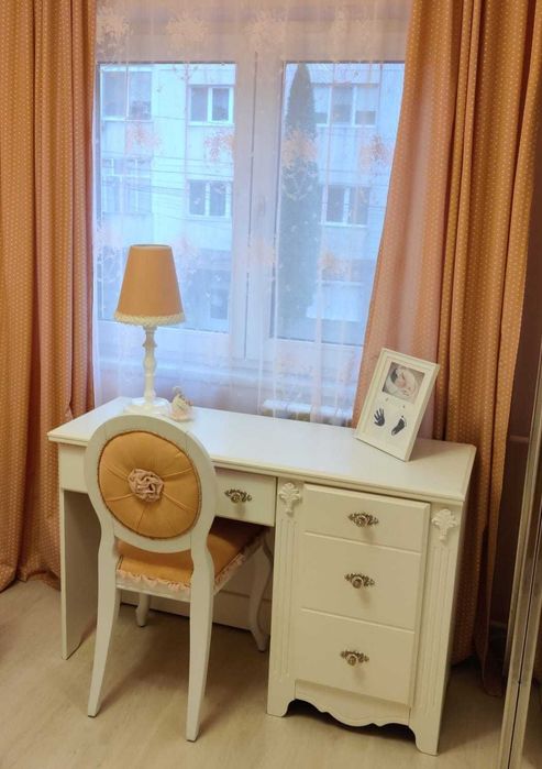 Vand mobilier camera de fetita
