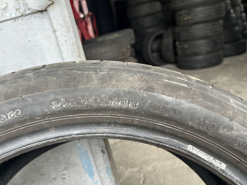 2 бр. летни гуми 225/45/18 Bridgestone MO DOT 3418 5,5 mm