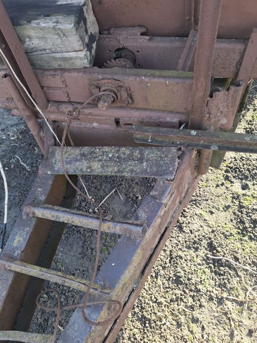 Vînd remorcă mig de înprăștiat gunoi