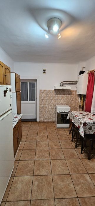 Închiriez garsonieră la casă