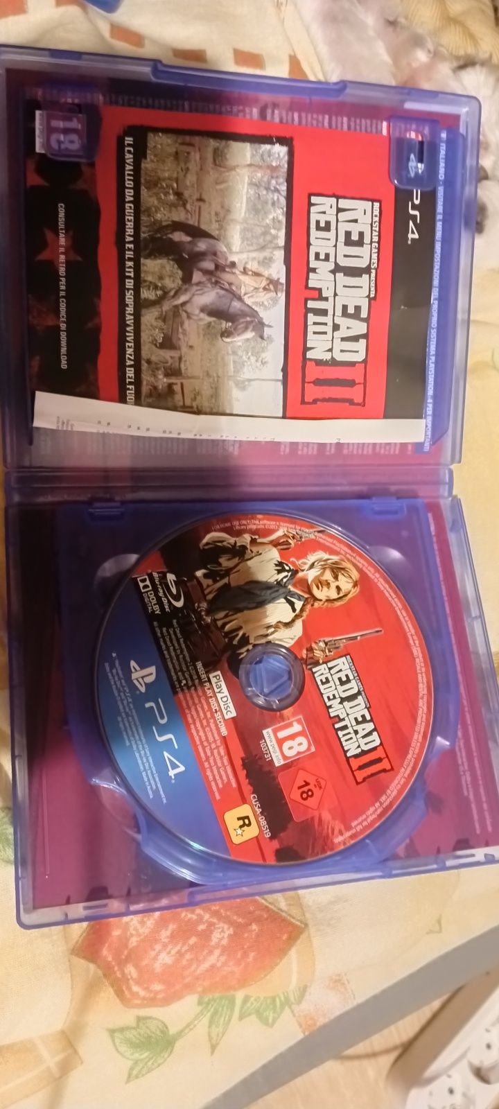PlayStation 4 1TB + 2 controllere + 4 jocuri