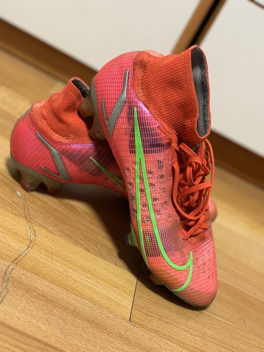 Професионални бутонки Nike Mercurial