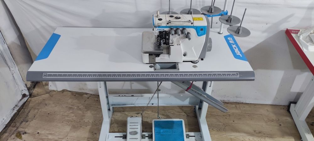 Overlok Jack E4 5 ip