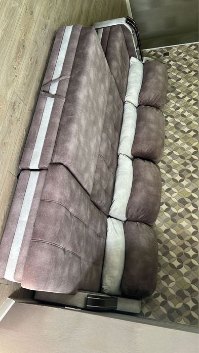 Диван в хорошем состоянии