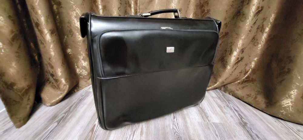 Чемодан кожаный Pierre Cardin