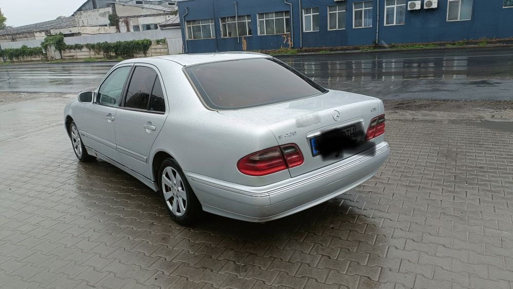 Vând Mercedes E 2.2 Cdi Fab 2000 FARA NICI UN ACT DOAR DE PIESE