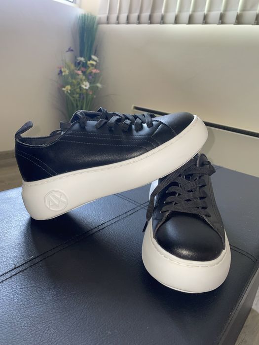 Обувки Armani Exchange (37 номер)