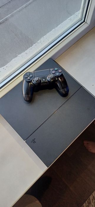PlayStation 4 Цена: 50.000, 1 джостик