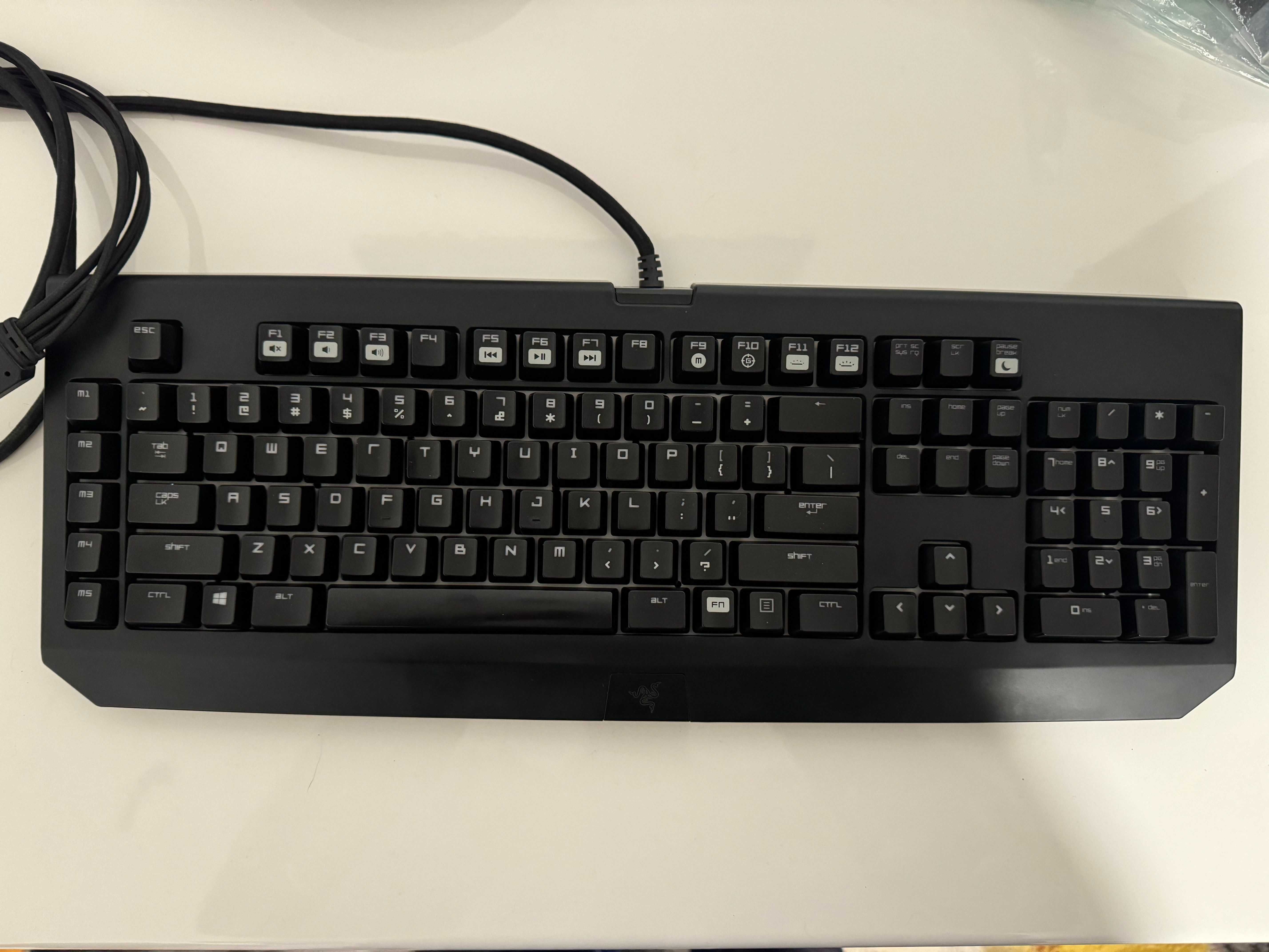 Vand tastatura Razer Blackwidow Chroma