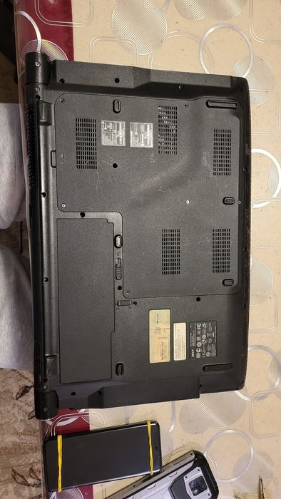 Acer aspire 8920 de 18.4 inchi dual hdd 6 gb ram