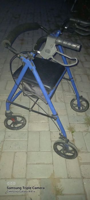 Продам ходунки с колесиками для взрослых