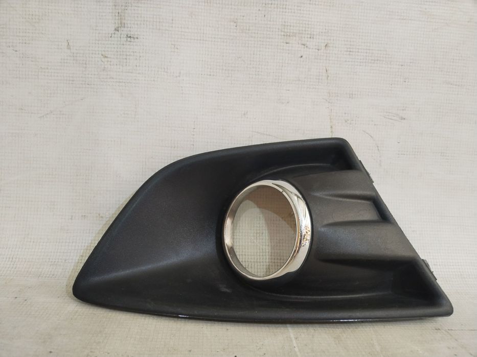 Grila proiector dreapta, Ford C-Max, 2010, 2011, 2012, 2013, 2014, cod origine OE AM51-R19952-B.