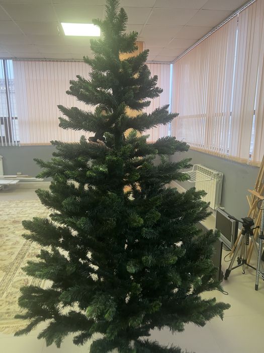 Елка в идеальном состоянии.