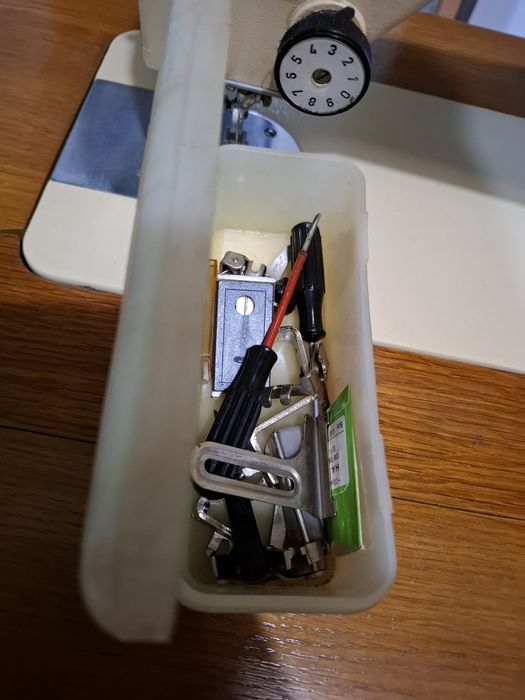 Masina de cusut Veronica an 1980