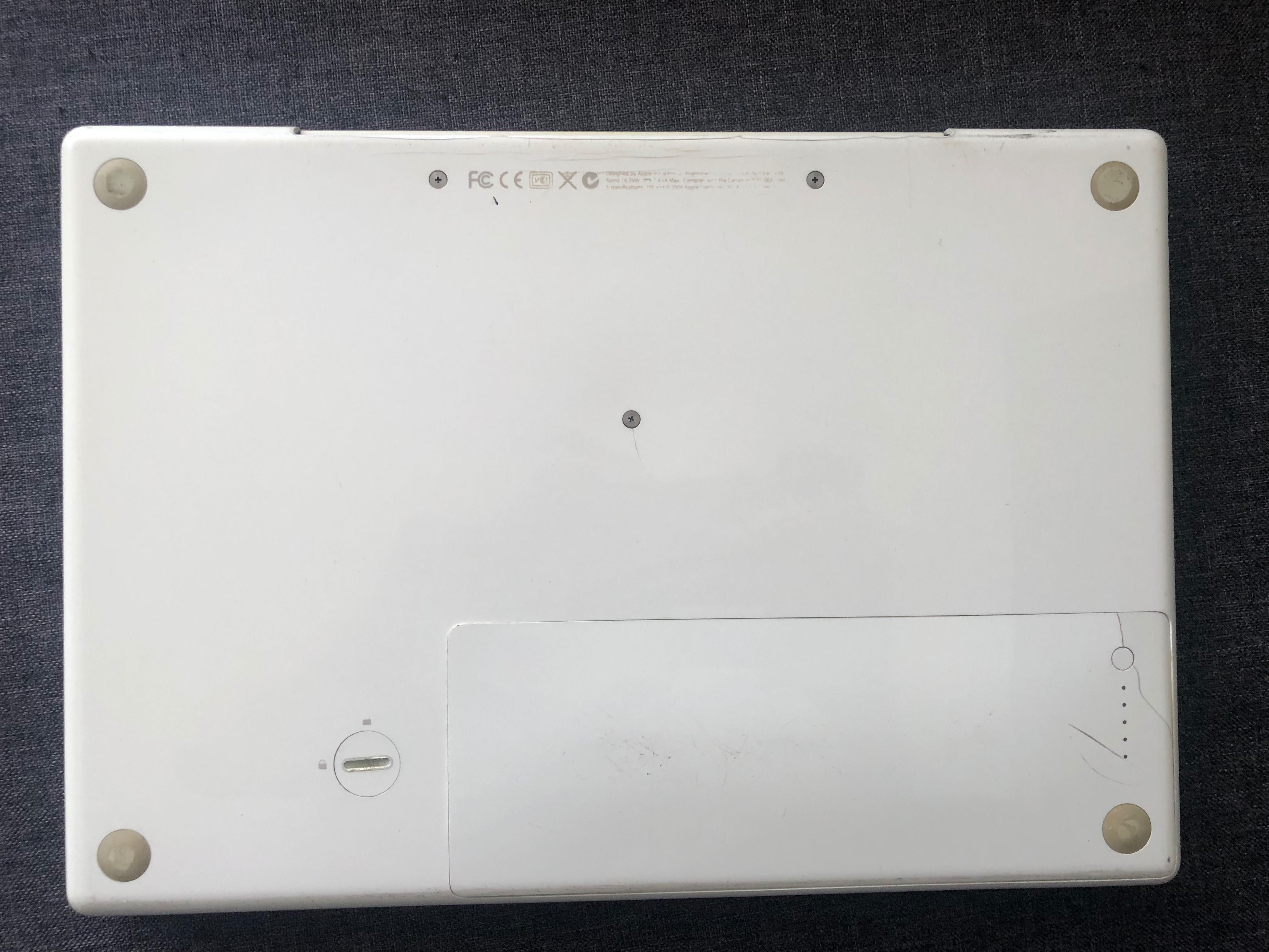 MacBook 13-inch, Late 2009 White