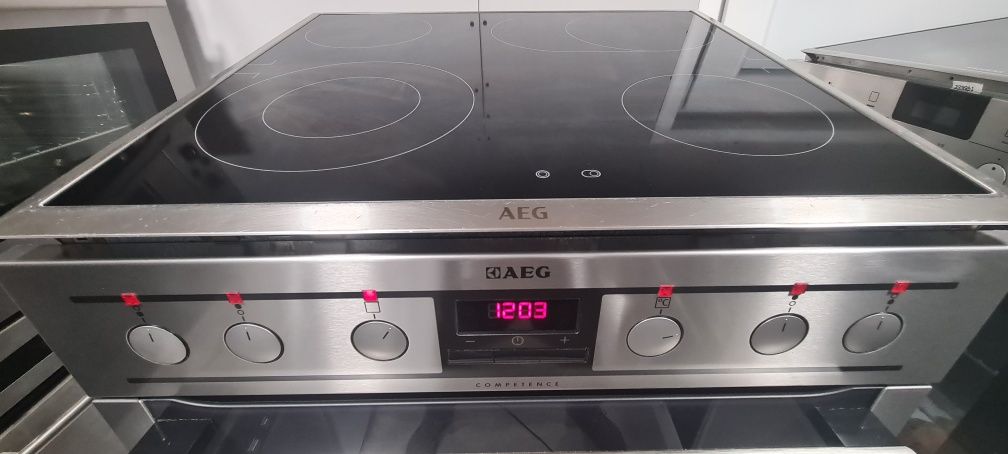 Мултифункционална фурна за вграждане 74л - AEG EE3003011M