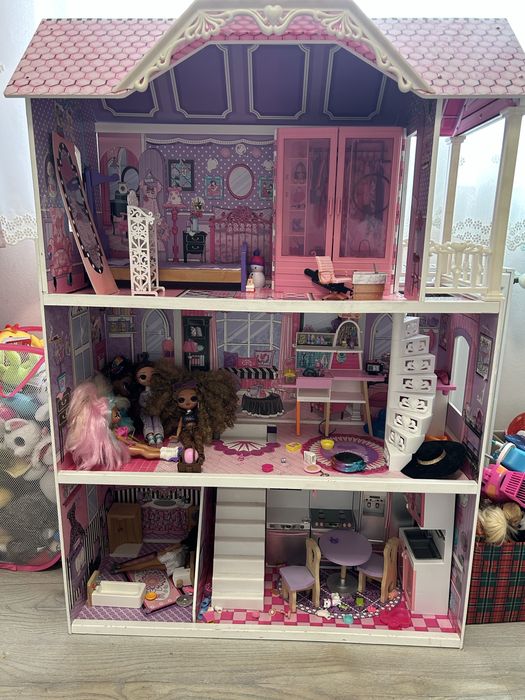 Vand casuta de papusi fara accesorii