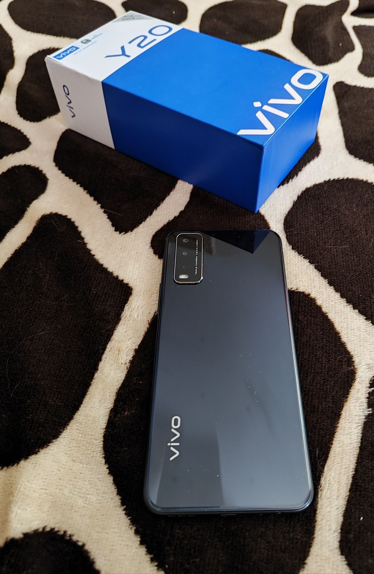 VIVO Y20 в хорошем состоянии