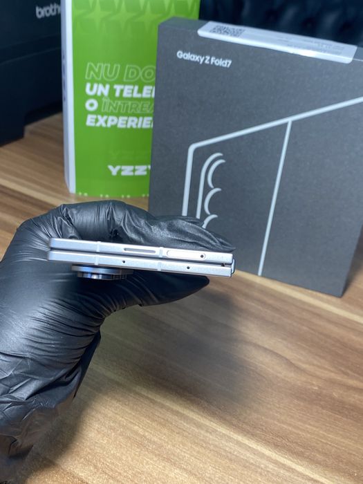 Samsung Galaxy Z Fold7 • 512 GB • Silver