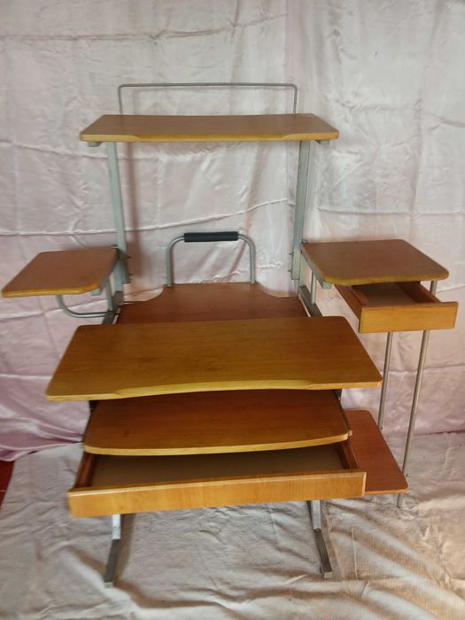 Стол компьютерный