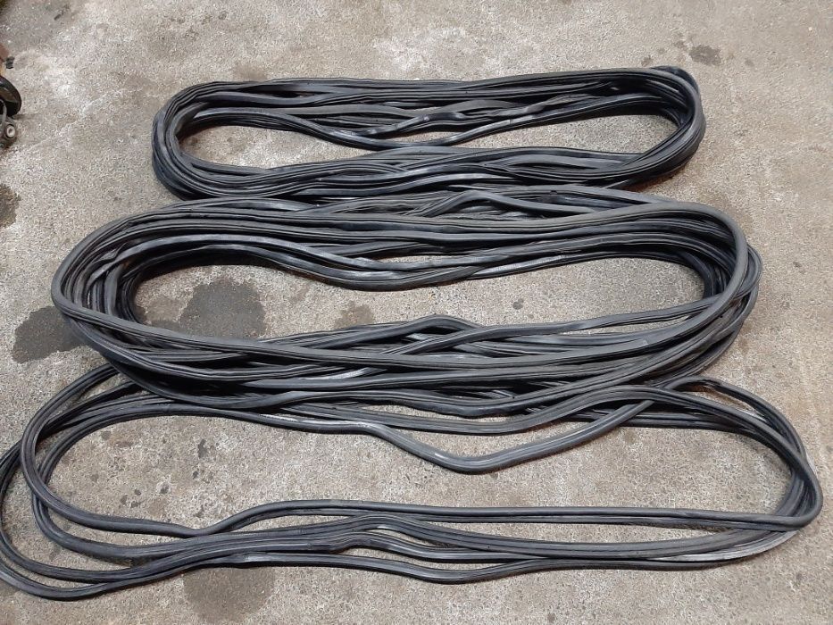 Продам Уплотнитель двери и багажника Toyota Camry 20 / 25