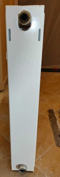 Calorifer radiator din otel Ferroli 600 x 600 x 100 mm console incluse