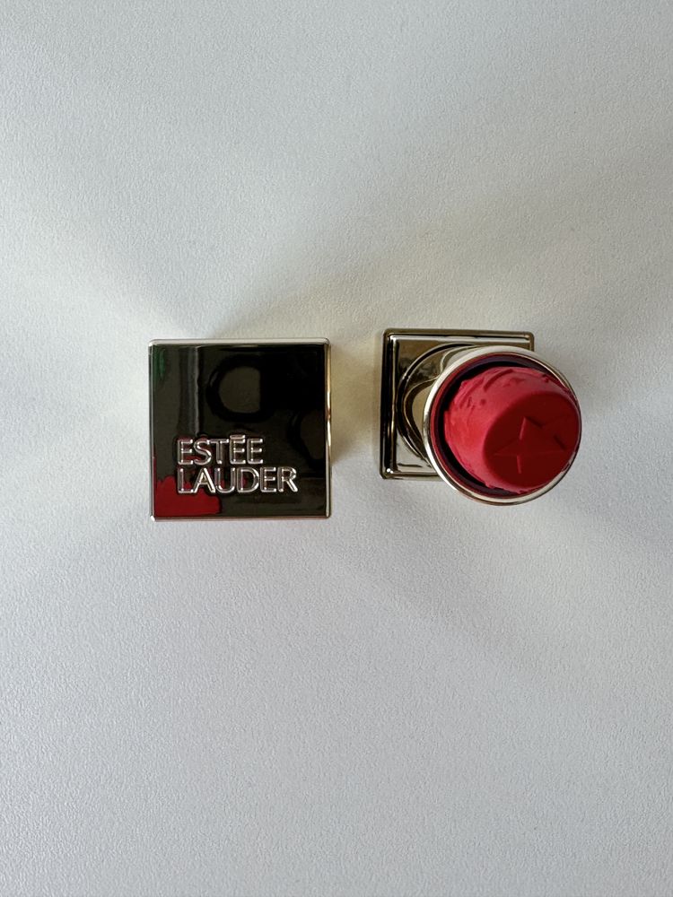 Оригинално червело Estee Lauder Starlet Red
