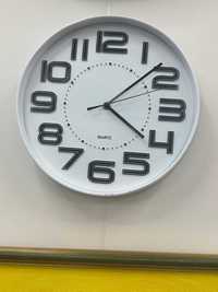 Бял стенен часовник 30cm