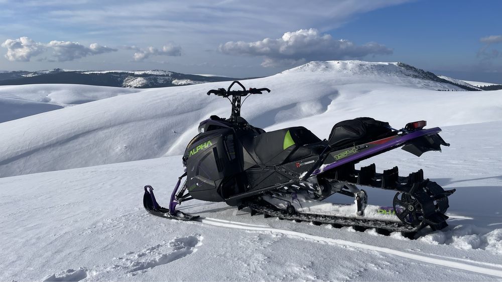 Snowmobil Arctic Cat Alpha One 154