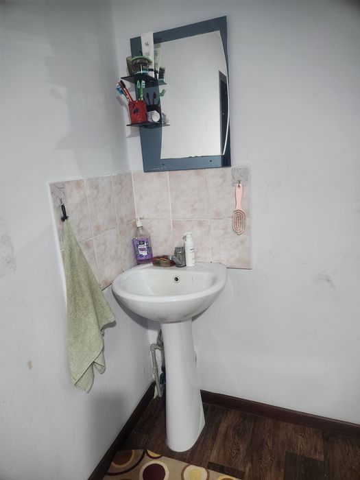 Раковина,айнасымен сатылады