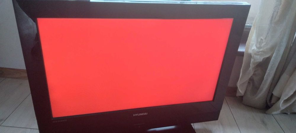 телевизор  hyundai 26783