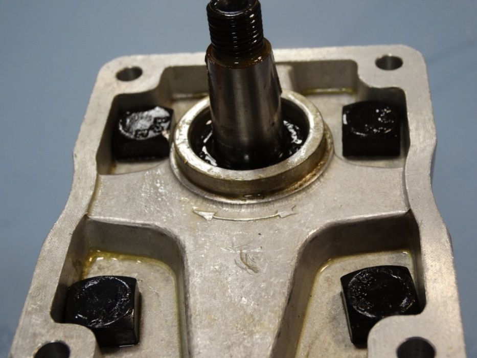 Хидравлична помпа C42X