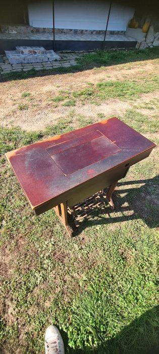 Mașina de cusut ILEANA